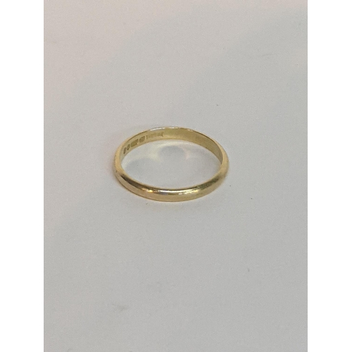 13 - An 18ct gold wedding ring 1.65g Location: CAB4