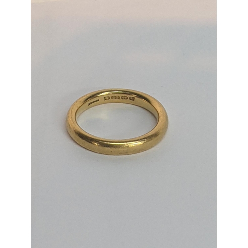 14 - A 22ct gold wedding ring 7.25g Location: CAB4