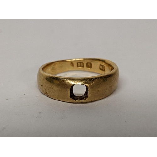 15 - An 18ct gold ring A/F, stone missing, 5.2g
Location: RING