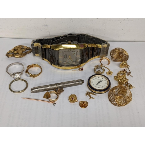 31 - A selection of yellow metal and gold plated jewellery to include earrings, brooch and others togethe... 