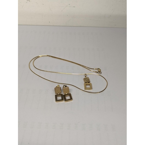 51 - A 14ct gold necklace square drop pendant, together with a pair of square drop earrings
Location: CAB... 