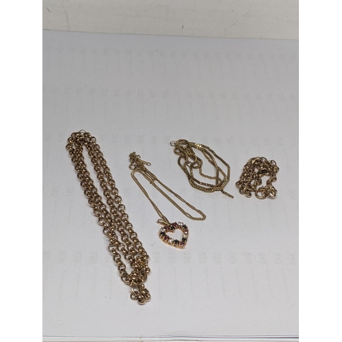 54 - A mixed lot of 9ct gold jewellery to include a gold link chain, a 9ct gold heart shaped pendant set ... 