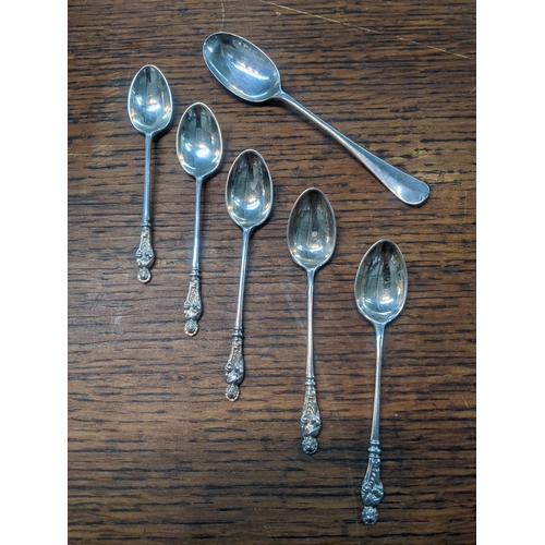 103 - A set of five silver apostle teaspoons, and a rat tail teaspoon, 94g
Location:PORT