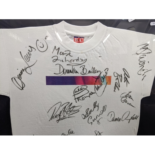 37 - A T-Shirt signed by various athletes, World Championships Seville 1999 signed Denise Lewis, Marlon D... 