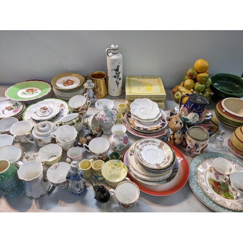 47 - A selection of mainly Victorian and later porcelain to include a Wedgwood majolica jug, boxed Coalpo... 