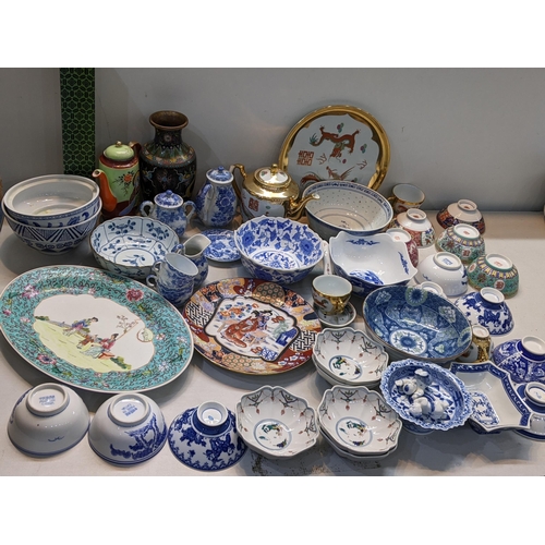 48 - A selection of Chinese and Japanese items to include a Japanese cloisonne vase, Chinese famille rose... 