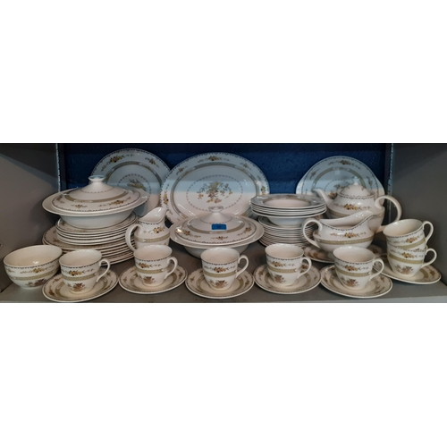 66 - A Royal Doulton Hamilton bone china part dinner and tea service to include 7 tea cups, 6 saucers, 5 ... 