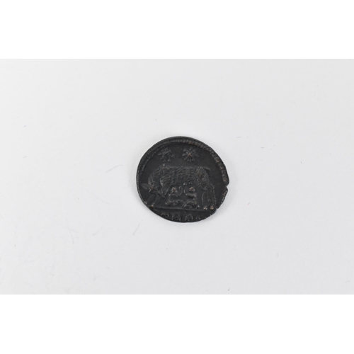 137 - Roman Empire - bronze coins of Constantine the Great and Constantine II, including Constantine II (C... 