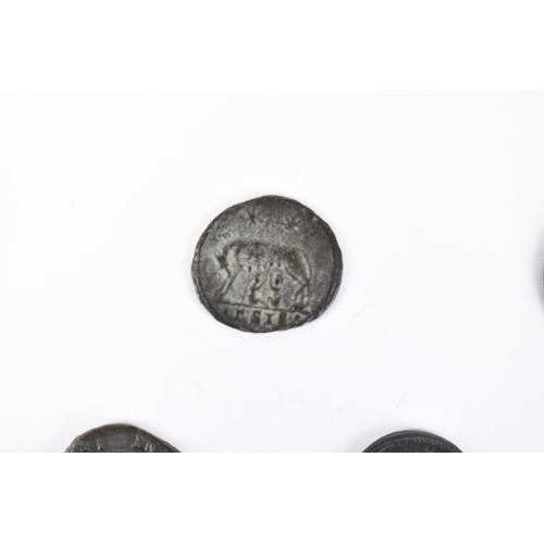 137 - Roman Empire - bronze coins of Constantine the Great and Constantine II, including Constantine II (C... 