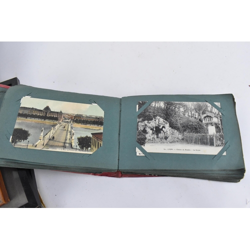 205 - A collection of photographs, letters and ephemera related to the Blatchford family, comprising a pho... 