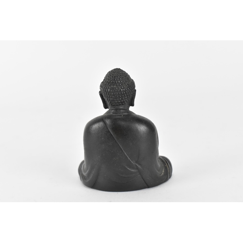 215 - A small Japanese metal model of the Buddha of Kamakura, in the lotus position, 20th century, with ch... 