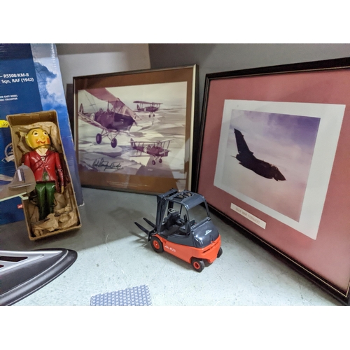 134 - A selection of vintage diecast model cars, model aeroplanes to include Concorde and Avro Lancaster, ... 