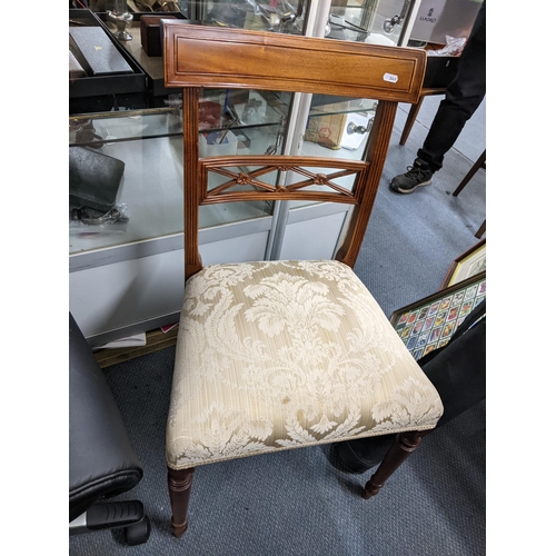 312 - A reproduction Brights of Nettlebed mahogany oval extending dining table with one extra leaf 74cm Hi... 