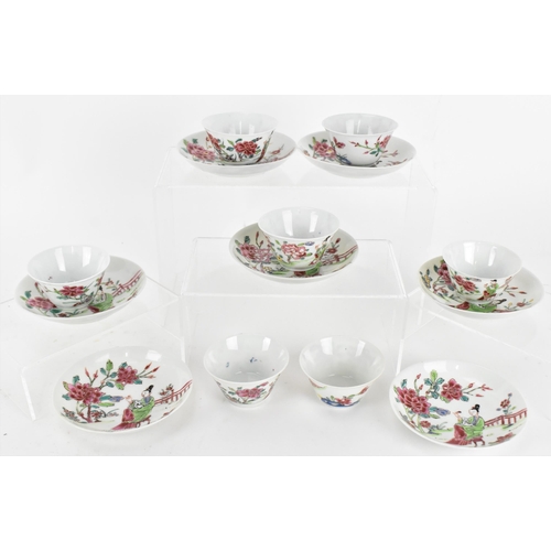 16 - A set of seven Chinese Qing dynasty porcelain cups and saucers, 18th century, Qianlong period (1736-... 