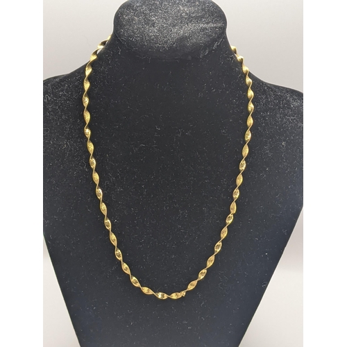 12 - A 9ct gold twisted necklace A/F, 4.5g
Location:CAB2