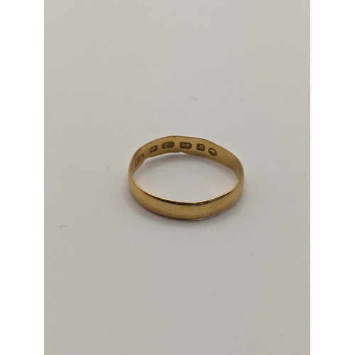 13 - A 22ct gold wedding band A/F together with a 9ct gold brooch, total weight 3.5g
Location:CAB3