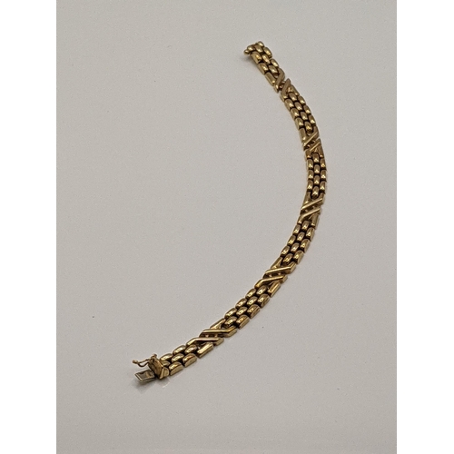 40 - A Mordun 9ct gold chain link bracelet, total weight 14.1g Location:CAB3