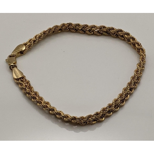 100 - A boxed 9ct gold woven rope link necklace together with a matching bracelet, total weight, 9.6g
Loca... 