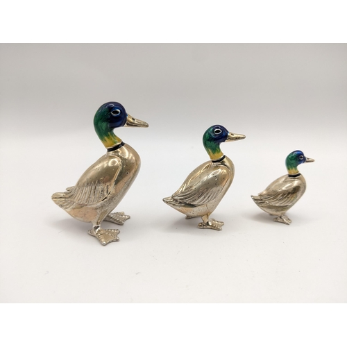 43 - A graduated set of three Saturno silver and enamelled model ducks, largest 5cm high
Location:LWB