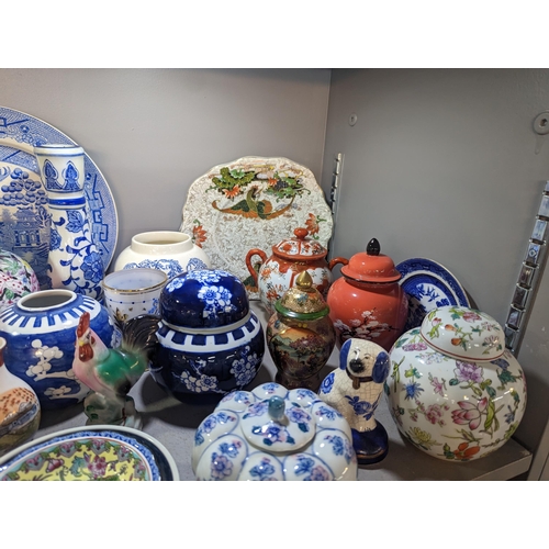 280 - A group of ceramics to include mid 20th Century and later Chinese examples, ginger jars and others, ... 