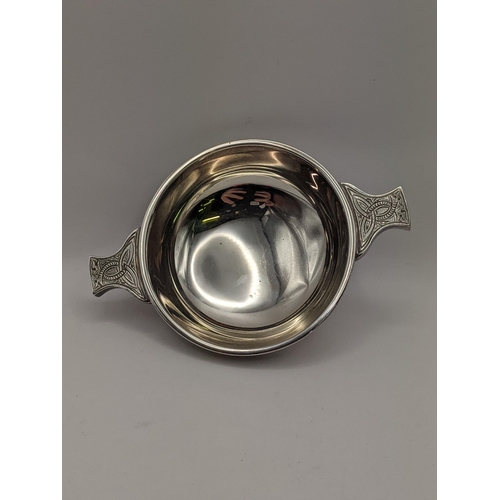 102 - A silver quaich hallmarked London 1997, total weight 123.5g, Location:TABLE