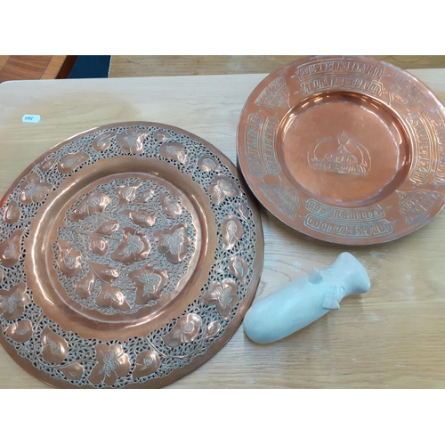 192 - Mixed treen and metalware to include horse brasses and treen bowls
Location:RAB