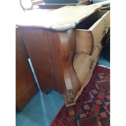 280 - A late 19th/early 20th century oak 'bombe' chest, 79cm h x 80cm w x 42cm d
Location: RAF