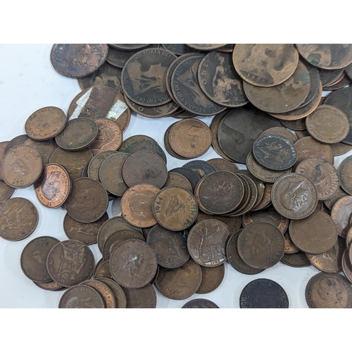 11 - United Kingdom - Victoria and later copper coinage to include 1865 Farthing and later examples, Penn... 