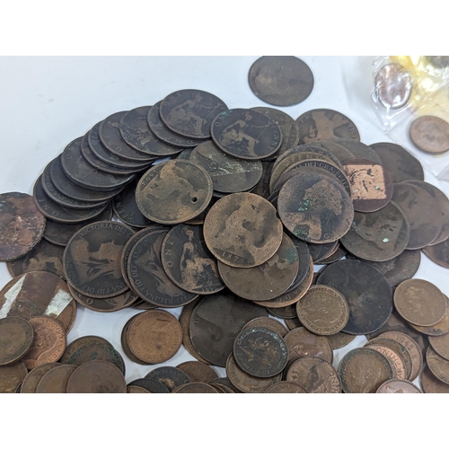 11 - United Kingdom - Victoria and later copper coinage to include 1865 Farthing and later examples, Penn... 