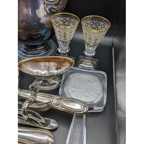 141 - A mixed lot to include silver handled knives, mixed silver plate, Villeroy & Boch candlesticks and o... 