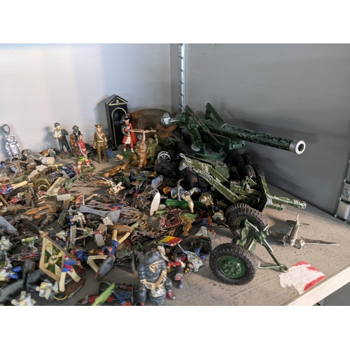 208 - A selection of mainly lead toy soldiers to include American examples
Location:4.2