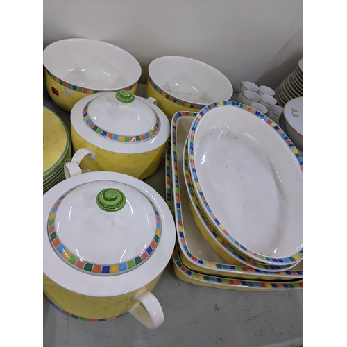 243 - A Villeroy & Boch Twist Alea Limone Switch collection dinner service
Location:A4M