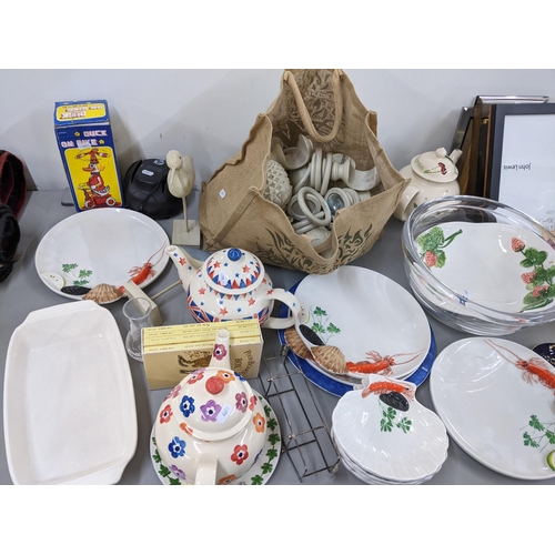 249 - A mixed lot to include Emma Bridgewater, picture frames, cutlery, table lamps and other items
Locati... 