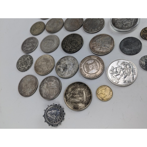 29 - A group of Replica coins to include 1833 Russian Rubel, 'Junk Dollar', 1879 Goloid 100 cents, 1911 T... 