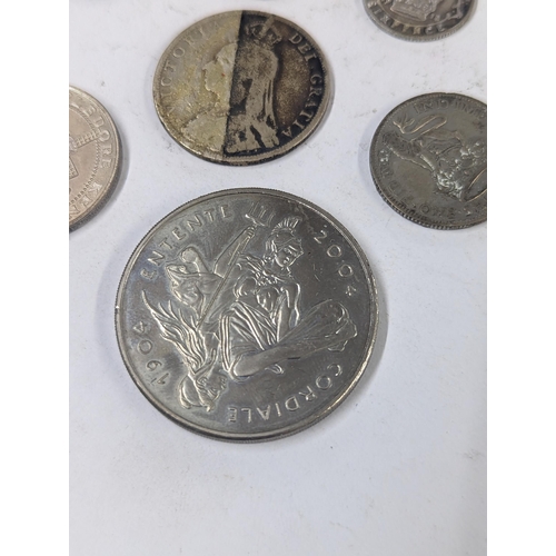 79 - 19th/20th century coinage to include Victorian silver half crowns, florins, Shillings and others, al... 