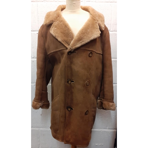 A vintage Morlands gents sheepskin coat 49 chest x 34 long. Location Rail2 Condition small tear