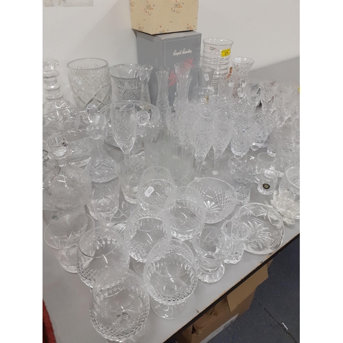 278 - Mixed domestic glassware to include a Royal Brierley studio vase, mixed decanters, bowls, vases, dis... 