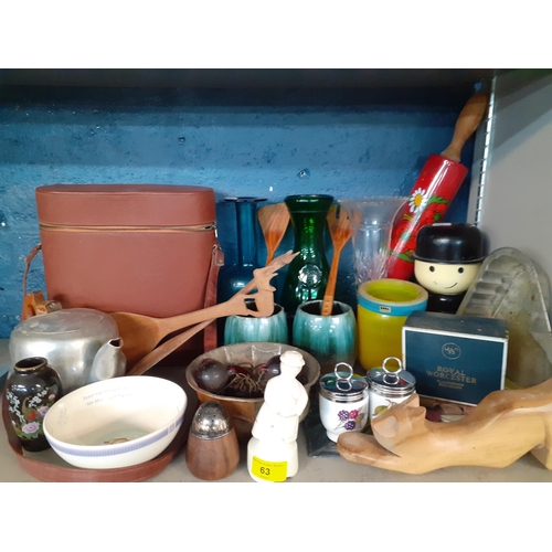 63 - A vintage lot containing kitchen ware, a Wedgwood Peter Rabbit nursery bowl and a yellow Boda vase, ... 