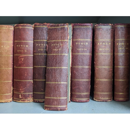 146 - A group of 17 bound volumes of Punch 1899/1900 - 1915/1916, a consecutive run, red cloth boards and ... 