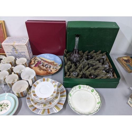 257 - A mixed lot to include Japanese Kutani, Royal Doulton Worcester collectors plate, boxed set of glass... 