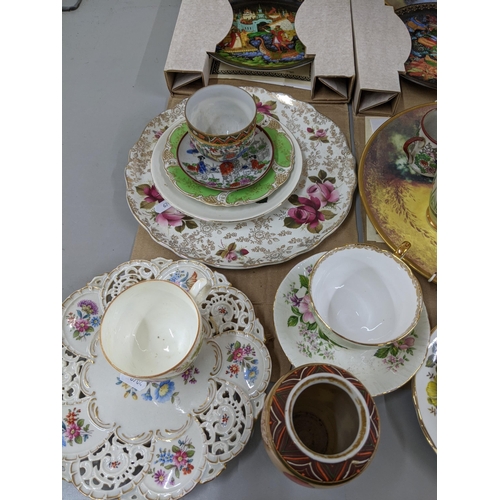 28 - Ceramics to include a Royal Worcester Doughty figure, decorative teapots, collectors plates and othe... 