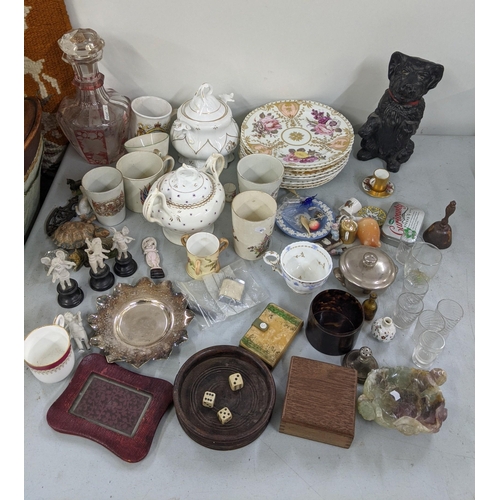 42 - A mixed lot to include a set of seven 19th century porcelain plates, Worcester cup, jade ornament, B... 