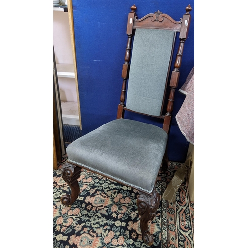 86 - A 19th century mahogany hall chair having turned supports and on scrolled, cabriole legs, Location:R... 