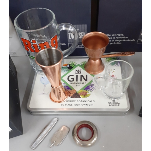 283 - Bar related items to include Schott Zwiesel Tritan glasses, Dartington wine tumblers, a pair of Guin... 