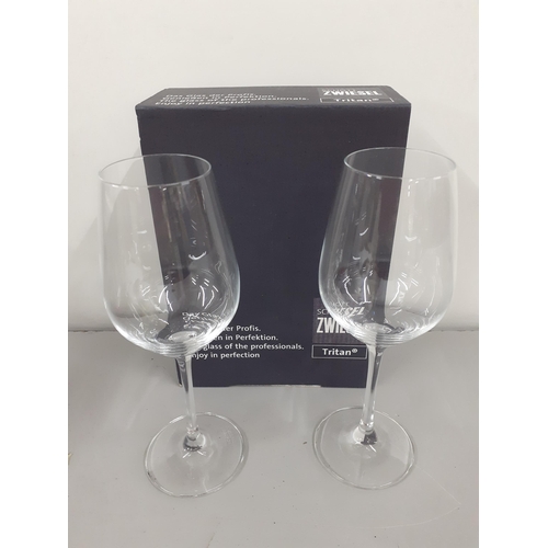 283 - Bar related items to include Schott Zwiesel Tritan glasses, Dartington wine tumblers, a pair of Guin... 