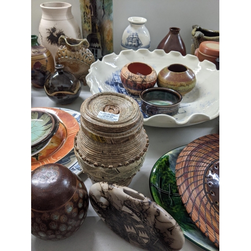 225 - A mixed lot of pottery to include a blue and white Rye bowl, Rye vases, together with mixed studio p... 