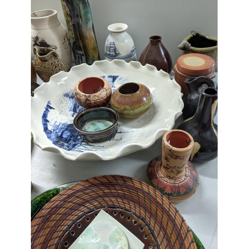 225 - A mixed lot of pottery to include a blue and white Rye bowl, Rye vases, together with mixed studio p... 