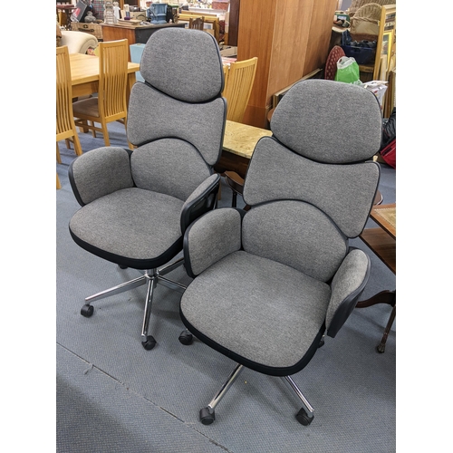 346 - A pair of modern office swivel armchairs on chrome bases
Location:A2B