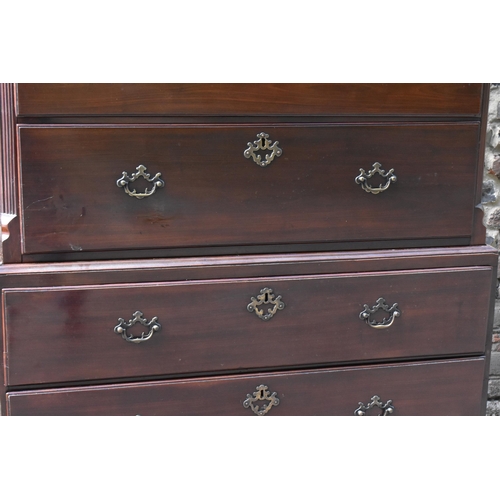 210 - A George III mahogany chest on chest, with moulded cornice, chamfered reeded corners, with three sho... 