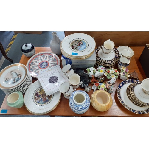 498 - A late 19th/early 20th century part coffee set, Aynsley bone china floral posy ornaments, collectors... 